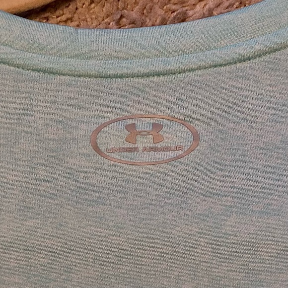 UNDER ARMOUR MINT GREEN V NECK TOP XL NEW - Picture 5 of 5
